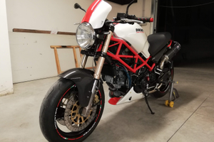 Ducati Monster M900