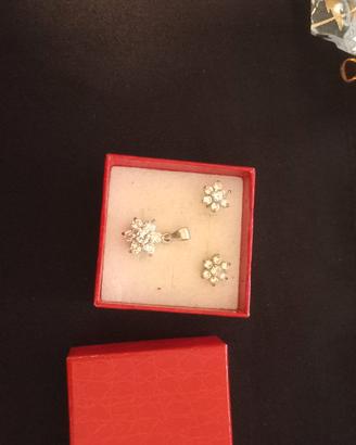 Pendolo e orecchini  con zirconi 925 