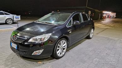 OPEL Astra 4ª serie - 2010