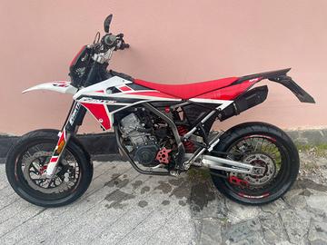 Motard 125 fantic xmf 2021