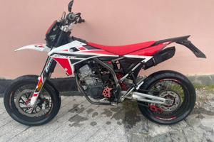 Motard 125 fantic xmf 2021