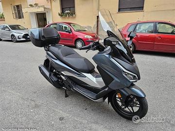 Honda Forza 350 BAULETTO