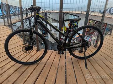 Bicicletta cube  