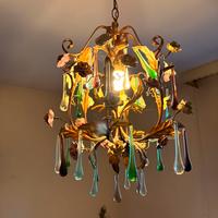 Lampadari con vetri colorati