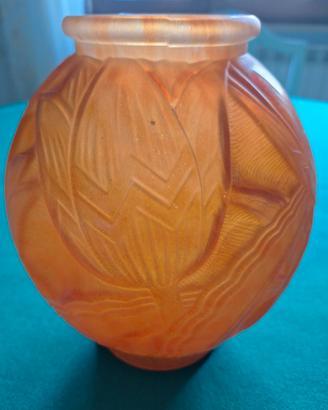 Vaso art deco' color arancione.