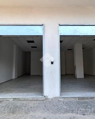 NEGOZIO A FRATTAMAGGIORE