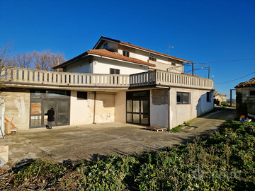 Villa singola su due livelli