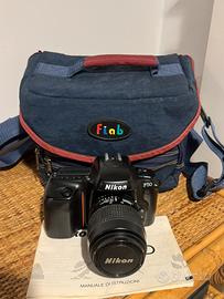 Nikon F50 con borsa