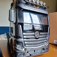 TAMIYA CAMION RADIOCOMANDATO MERCEDES ACTROS 3363 