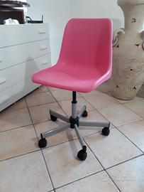 sedia rosa nuova, ne ho 2 uguali
