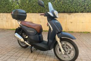 Scarabeo 200