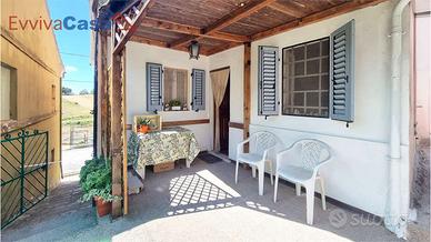 Casa indipendente tra le colline marchigiane