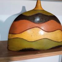 Vaso soprammobile in legno dipinto a mano