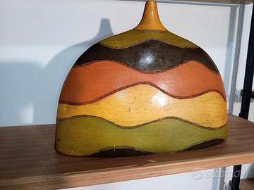 Vaso soprammobile in legno dipinto a mano