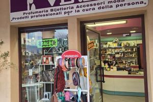 ATTIVITÀ COMMERCIALE Venere