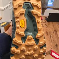 new balance hierro v9