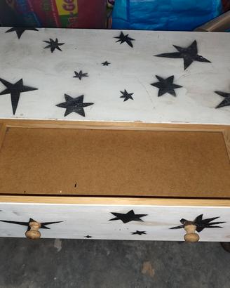 Cassettiera di legno