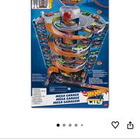 Hot weels City Mega Garage Twist Playset
