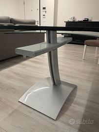 Tavolo rotondo in vetro di design contemporaneo