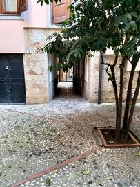 Bilocale arredato con terrazzo privato