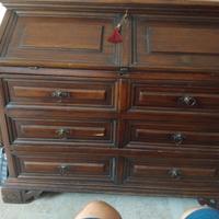 casettoera in noce massello