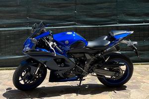 yamaha yzf R7 anno 2022
