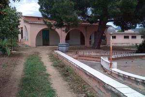 Terreno coltivato, Casa, Piscina, Campo Sportivo
