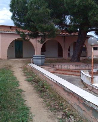 Terreno coltivato, Casa, Piscina, Campo Sportivo