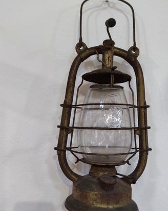 lampada da tempesta a petrolio