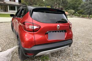 Renault Captur anno 2016 incidentata