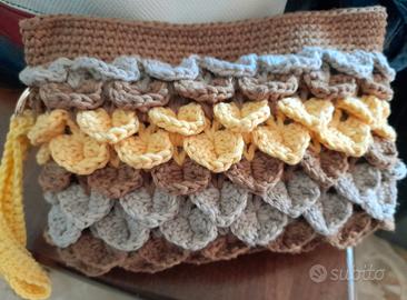 pochette all'uncinetto 