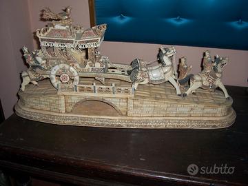 Scultura modello giapponese in osso