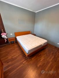 Letto matrimoniale in legno massello