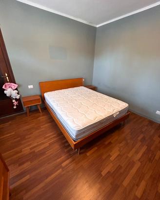 Letto matrimoniale in legno massello