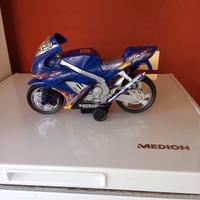 moto giocattolo a spinta