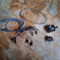 Vari pezzi di ricambio per scarabeo 50 2t