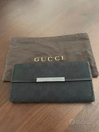 Portafoglio Gucci a libro