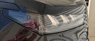 Faro auto perfettamente funzionante