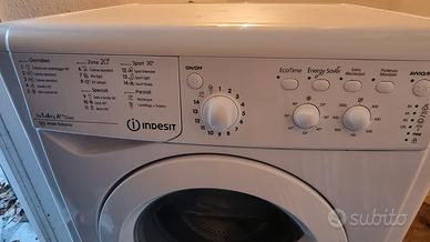 lavatrice Indesit bianca 