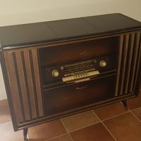 Radio Grundig con giradischi anni 50