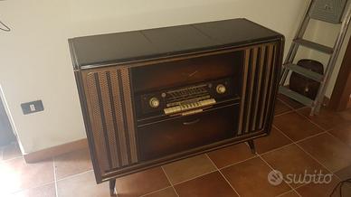 Radio Grundig con giradischi anni 50