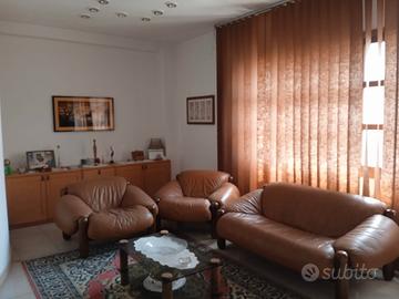 Casa singola con comodo garages