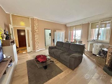 NOVARA 18KM: TRILOCALE CON AUTORIMESSA