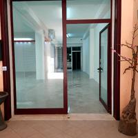 Locale commerciale ristrutturato