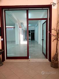 Locale commerciale ristrutturato