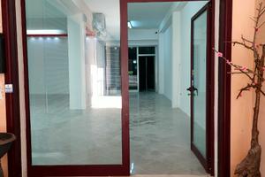 Locale commerciale ristrutturato