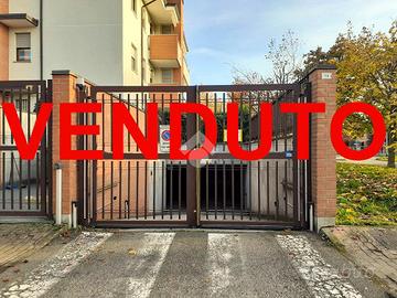 BOX A PREGNANA MILANESE