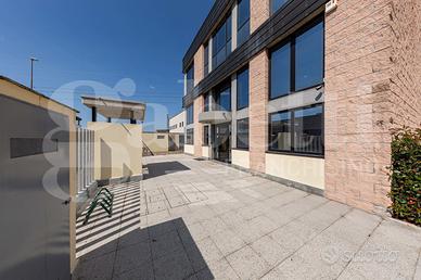 Capannone Industriale Carugate