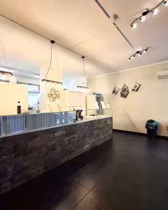 Attività / Licenza di 82 m² a Prato