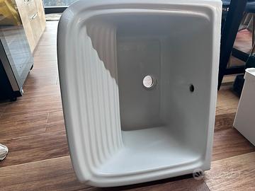 Vasca lavatoio in ceramica